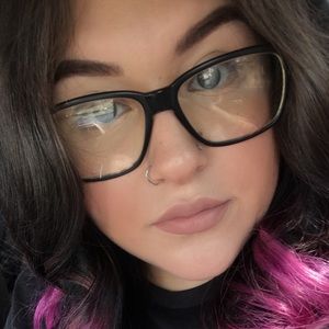 Meet your Posher, Alexandra